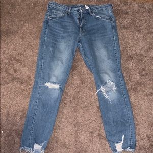 Super cute ripped comfy jeans!